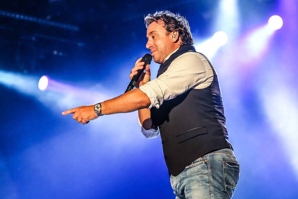 “Ongepast nummer Marco Borsato opnieuw in hitparade”