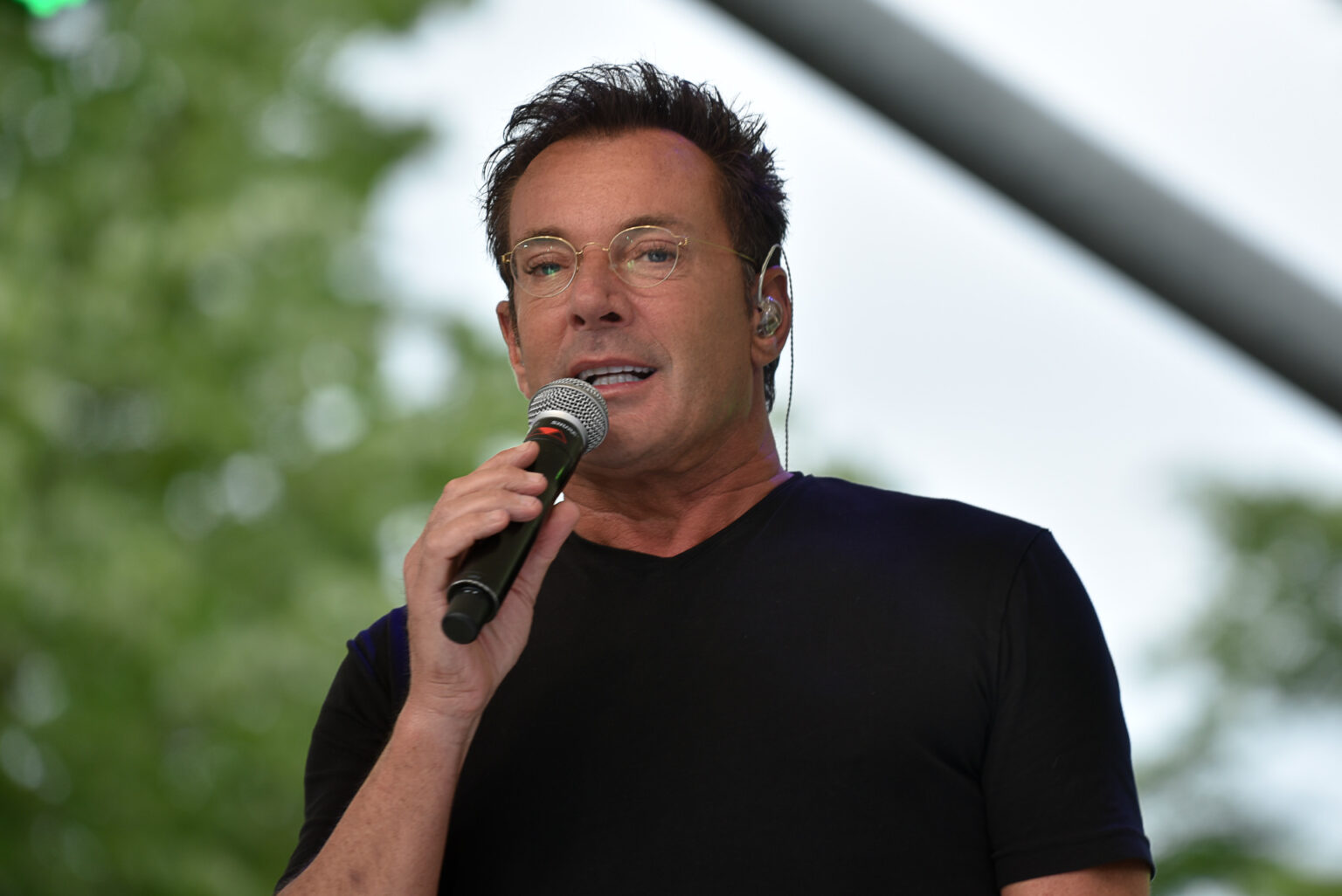 Breekt Gerard Joling belofte aan overleden moeder? Vipnieuws.nl