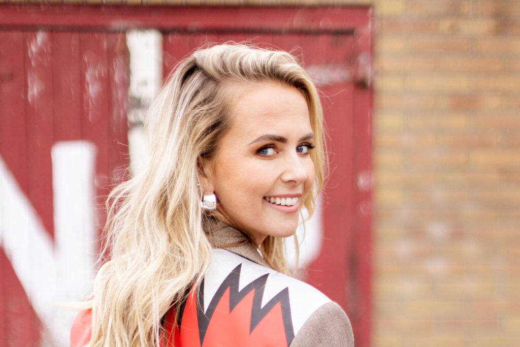 Paniek bij Monique Smit: “hij viel plots flauw”