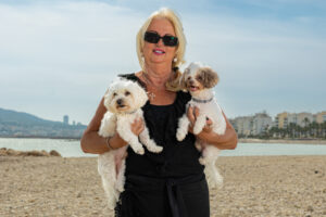 Is Monique Hansler een dierenbeul?