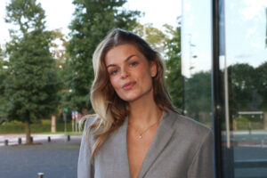 “Davina Michelle barstte plots in tranen uit”